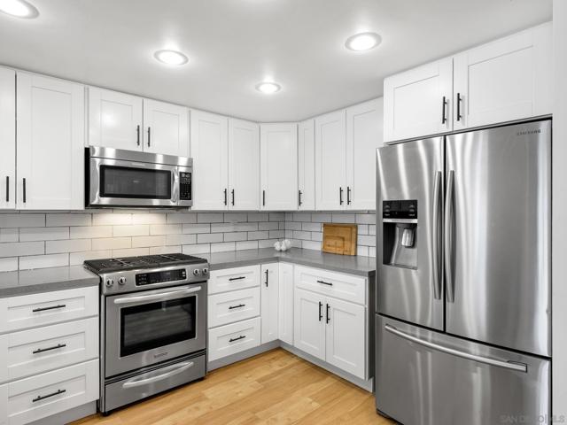 14813 Morningside Dr, Poway CA: https://media.crmls.org/mediaz/5dd846f3-3510-4946-91dc-d7fa5fff0c74.jpg