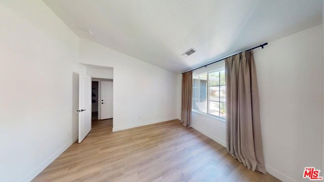 1912 Veranda Court, Modesto CA: https://media.crmls.org/mediaz/5dd8e481-41c1-4e44-b12b-74d0c9f8cacc.jpg