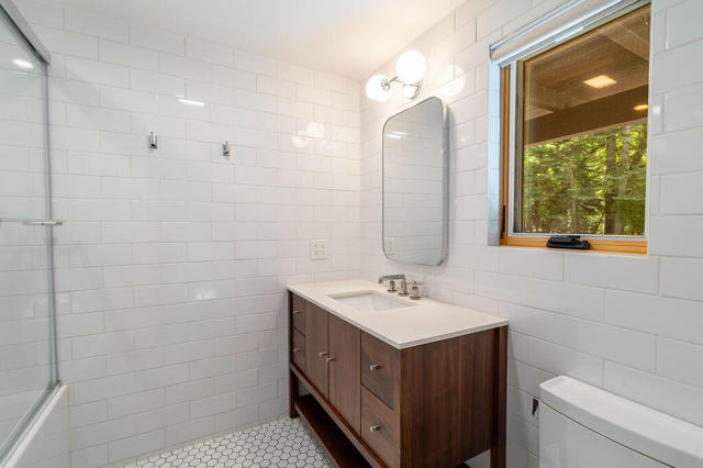 24718 Fern Valley Road, Idyllwild CA: https://media.crmls.org/mediaz/5dd942b5-68de-47dd-9706-b70356c2dd17.jpg