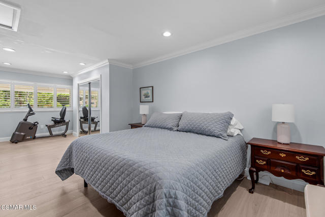 364 Longwood Court, Thousand Oaks CA: https://media.crmls.org/mediaz/5dd950bd-b636-4429-92de-ee2b9fa5ab5a.jpg