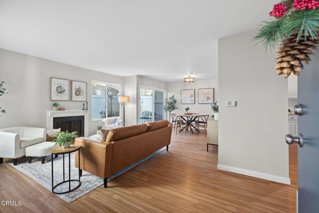 Detail Gallery Image 3 of 40 For 1320 San Simeon Ct #4,  Ventura,  CA 93003 - 2 Beds | 1/1 Baths