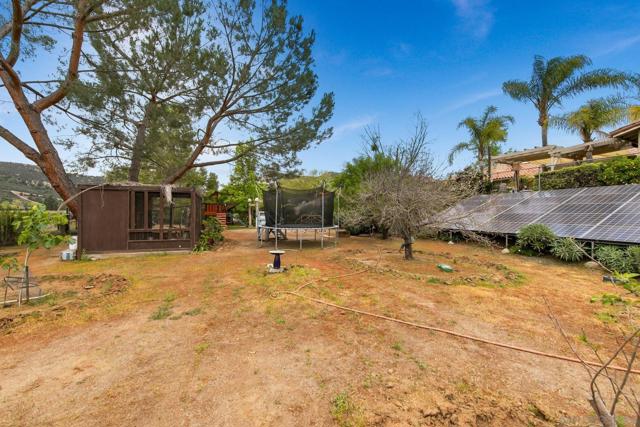 8873 Hunter Pass, Alpine CA: https://media.crmls.org/mediaz/5dda173d-18a6-4456-befc-2a1245f7015b.jpg