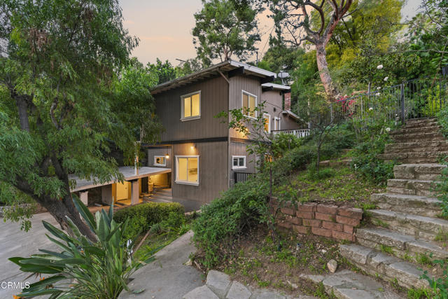 640 Chaparral Road, Sierra Madre CA: https://media.crmls.org/mediaz/5dda5653-7e3d-4610-9ccd-d4552911a9b1.jpg