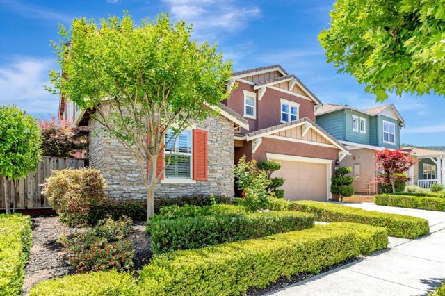 1188 Viognier Way, Gilroy CA: https://media.crmls.org/mediaz/5ddafe5f-57eb-4527-a7aa-07d6ae43a49a.jpg