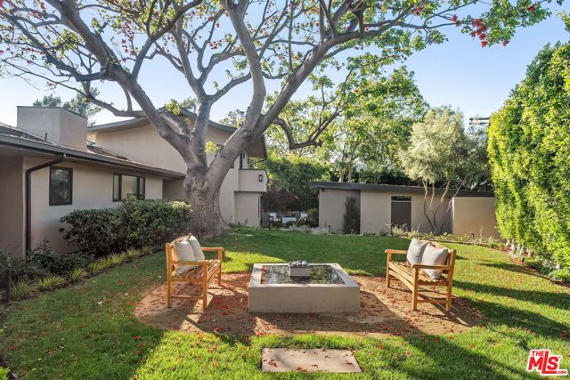 7840 Torreyson Drive, Los Angeles CA: https://media.crmls.org/mediaz/5ddb3db2-0cea-4d59-ae95-a23b0ba835fc.jpg