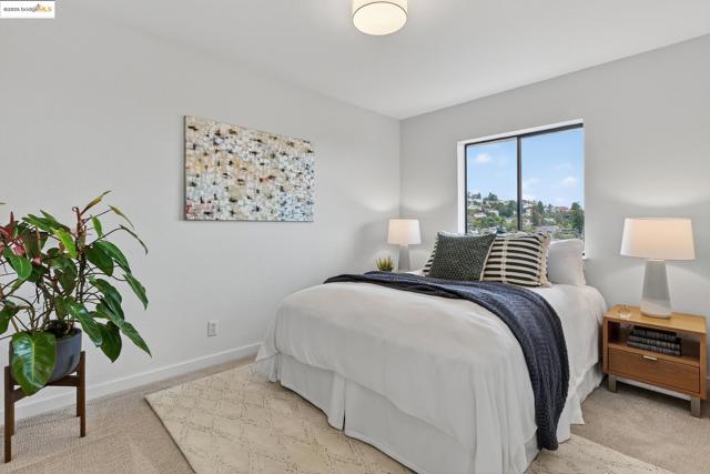 6475 Swainland Rd, Oakland CA: https://media.crmls.org/mediaz/5ddb625a-4b70-49fd-8a6b-a662f1b44c5d.jpg
