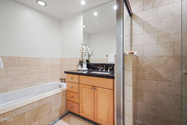 985 N Michillinda Avenue, Pasadena CA: https://media.crmls.org/mediaz/5ddb79f3-1bf6-4e26-8fd2-6dde9f893ce9.jpg