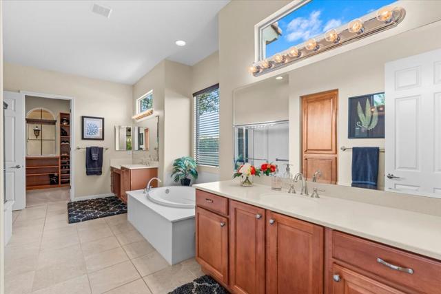 40426 Calle Estela, Indio CA: https://media.crmls.org/mediaz/5ddc6451-9e90-46f1-8468-498605b07001.jpg