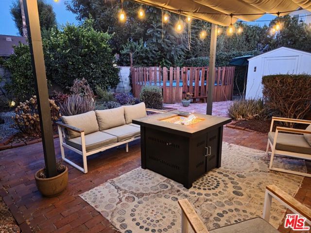 6938 Balboa Boulevard, Van Nuys CA: https://media.crmls.org/mediaz/5ddcc840-7238-4d95-91c4-300406f50c00.jpg