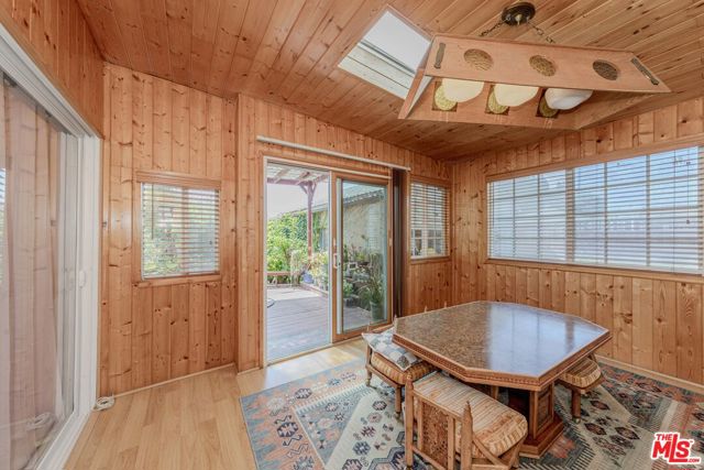 11210 Mcdonald Street, Culver City CA: https://media.crmls.org/mediaz/5ddd8190-6cc8-44c9-a805-62aac503f9b7.jpg