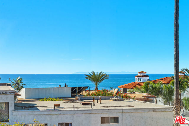 409 Arenoso Lane, San Clemente CA: https://media.crmls.org/mediaz/5dde0b25-3a98-455e-a647-d7398d0021b7.jpg