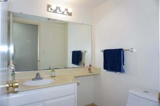 Image 15 of 43 For 236 Ottawa Way