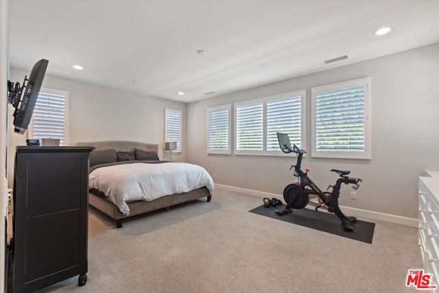 14624 Mccormick Street, Sherman Oaks CA: https://media.crmls.org/mediaz/5ddf3519-ea7c-4a78-97aa-90ad6a470924.jpg