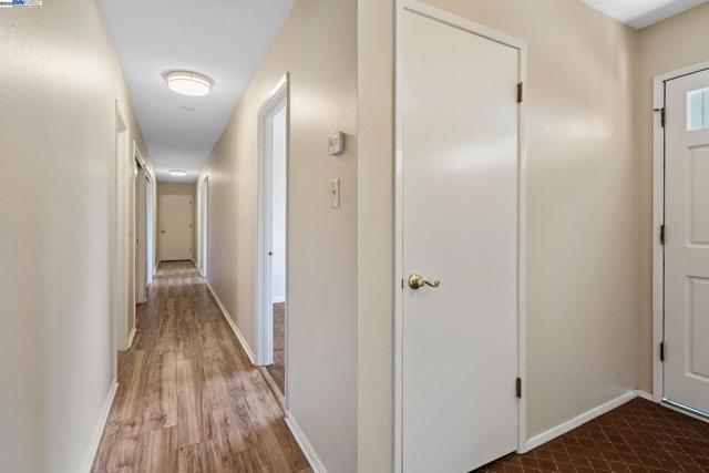 2592 Caballo Ranchero Dr, Diablo CA: https://media.crmls.org/mediaz/5ddf3af4-fe04-4535-8e79-88d930ce2aaa.jpg