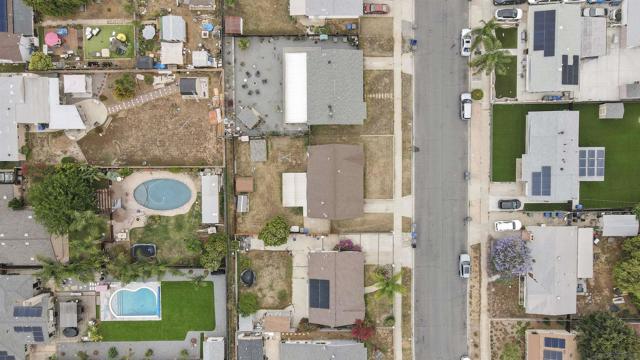 1271 Bosworth St, El Cajon CA: https://media.crmls.org/mediaz/5ddfe224-7273-4846-8bf9-38f286f911a3.jpg