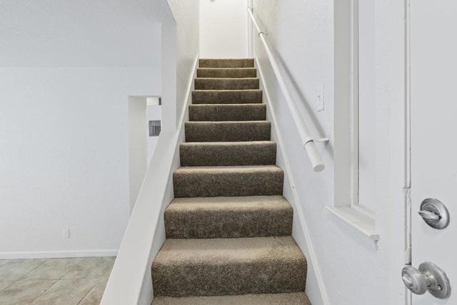 918 Acosta Plaza, Salinas CA: https://media.crmls.org/mediaz/5de03807-2e35-477b-9e4d-1527306b2471.jpg