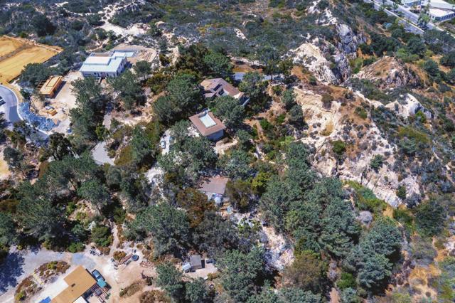 3811 Via Del Mar, San Diego CA: https://media.crmls.org/mediaz/5de0638e-4584-4f69-a8cc-7f71e83e817a.jpg