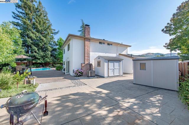 260 Mara Pl, San Ramon CA: https://media.crmls.org/mediaz/5de0bdd5-b1e4-44b6-ba2a-a04622dd8541.jpg