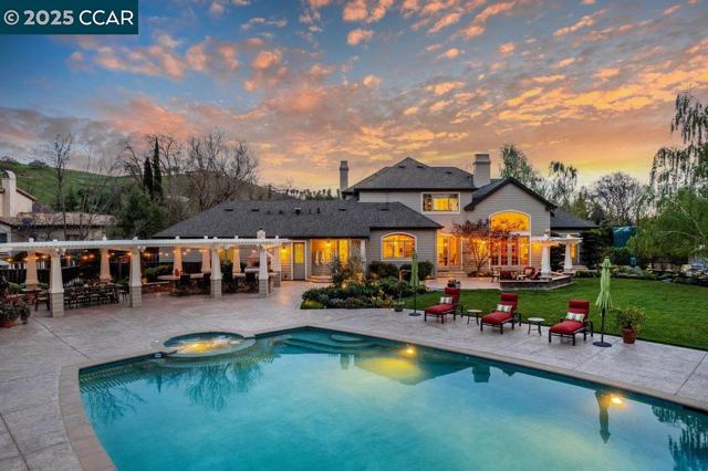 21 Meadow Lake Dr, Danville CA: https://media.crmls.org/mediaz/5de0bfd3-08a1-46f4-9695-2b67cbe97c07.jpg