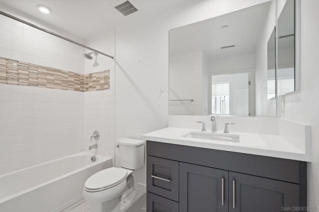2942 Franklin, San Diego CA: https://media.crmls.org/mediaz/5de1b56f-0c93-4dee-b459-78cb5ffb20cf.jpg