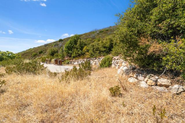 35005 Loma Chiquita Road, Los Gatos CA: https://media.crmls.org/mediaz/5de228bf-de2f-43c1-b182-52695244d742.jpg