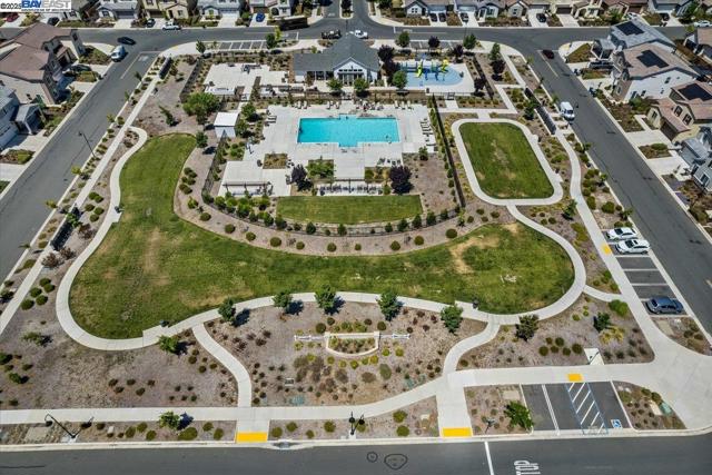 5352 Guenoc Valley Ln, Antioch CA: https://media.crmls.org/mediaz/5de2354b-eca9-411c-b434-eed52581c3a4.jpg