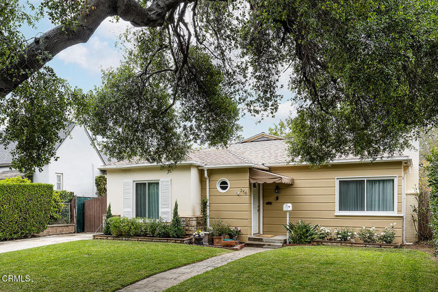 250 S Berkeley Avenue, Pasadena CA: https://media.crmls.org/mediaz/5de29c33-a315-4d21-9135-890b2fe72669.jpg