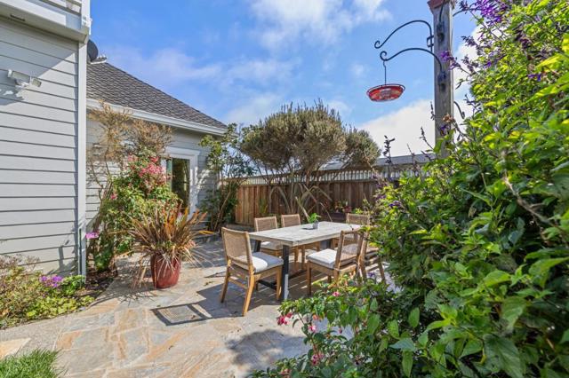 414 Belleville Boulevard, Half Moon Bay CA: https://media.crmls.org/mediaz/5de2c953-880c-4fd3-a185-f94efa4744ed.jpg