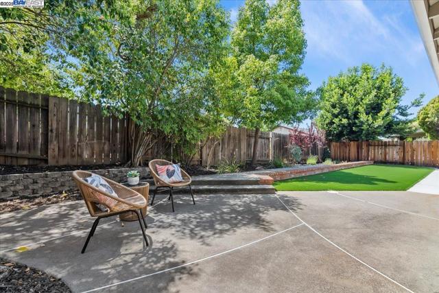 4532 Birch Bark Rd, Concord CA: https://media.crmls.org/mediaz/5de2df17-2bff-4371-855f-a30f0d9f9232.jpg