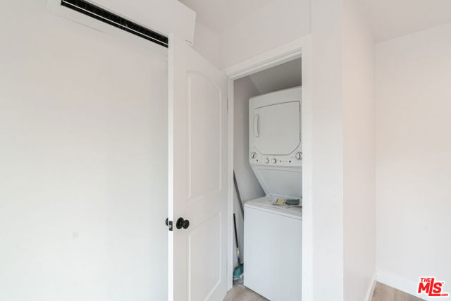 4005 Sequoia Street, Los Angeles CA: https://media.crmls.org/mediaz/5de32865-0f2e-452a-ba45-611f9fe2bd2b.jpg