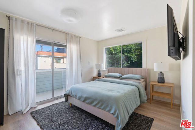 32 North Venice Boulevard photo 16