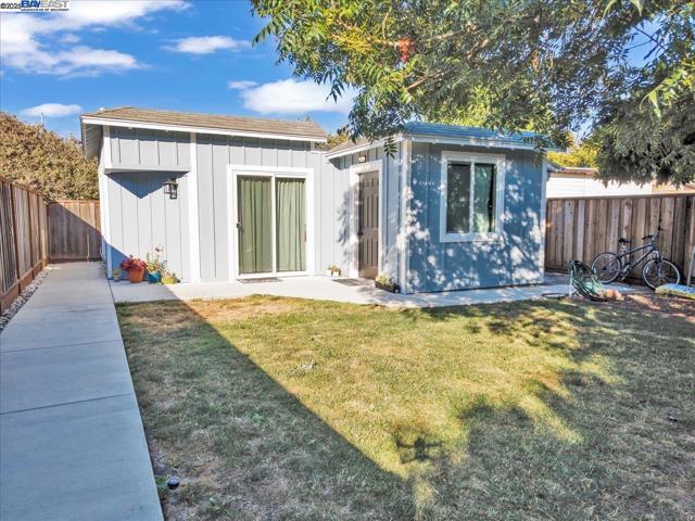 2140 W Avenue 134Th, San Leandro CA: https://media.crmls.org/mediaz/5de36a7b-2461-4fa6-aefb-c6bc10e63ddb.jpg
