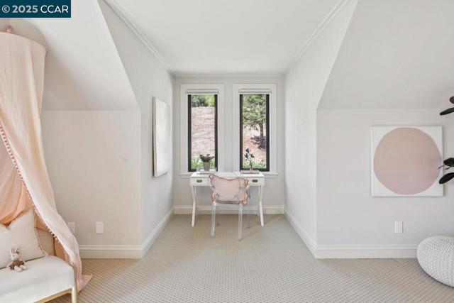 29 Brandt Dr, Moraga CA: https://media.crmls.org/mediaz/5de3afc3-da90-4fc5-9381-27cf11a4b692.jpg