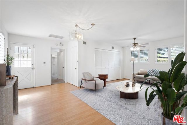 4210 Alcove Avenue, Studio City CA: https://media.crmls.org/mediaz/5de4c803-c1fa-44c2-9842-7ccbd1b26a41.jpg