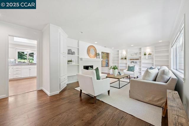 4 Harold Dr, Moraga CA: https://media.crmls.org/mediaz/5de5105a-a3b6-4c78-b1b7-cf59e4ae8f04.jpg