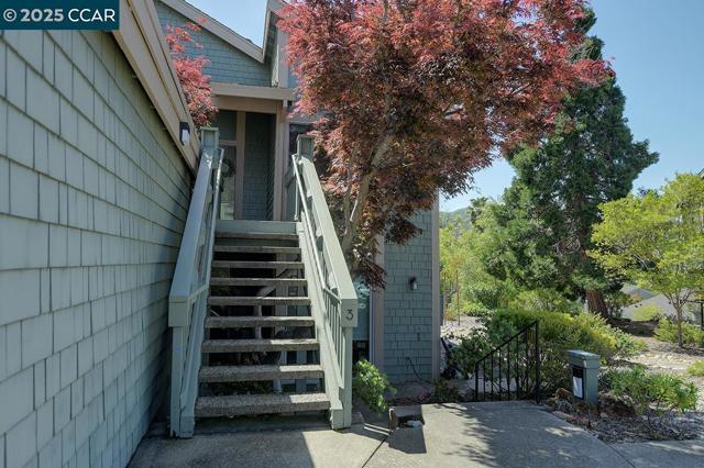 2638 Saklan Indian Dr, Walnut Creek CA: https://media.crmls.org/mediaz/5de53226-3ca0-4e97-80f7-9eec142ae2e4.jpg