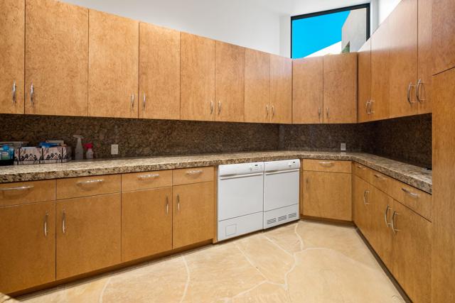 79235 Tom Fazio N Lane, La Quinta CA: https://media.crmls.org/mediaz/5de547cf-4878-46de-80af-9877b76449e7.jpg
