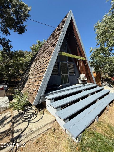219 Pine Canyon Drive, Frazier Park CA: https://media.crmls.org/mediaz/5de5876c-fd21-4a9a-9ee5-a8766163db20.jpg