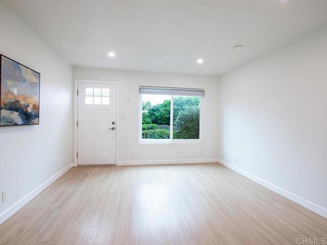 Detail Gallery Image 5 of 37 For 2525 Jefferson St #B,  Carlsbad,  CA 92008 - 2 Beds | 1/1 Baths