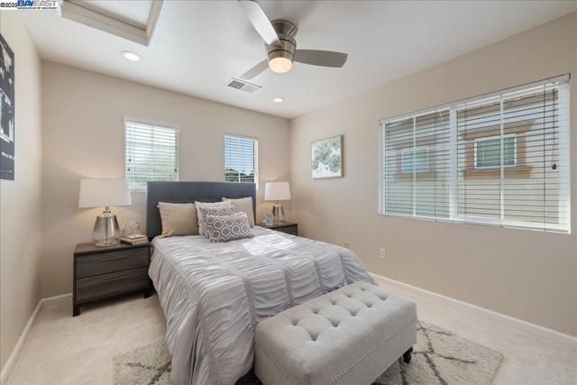 5200 N Forestdale Cir, Dublin CA: https://media.crmls.org/mediaz/5de5de54-8531-43f5-9b94-fc368d390409.jpg