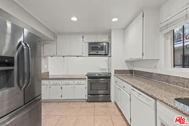 2354 Fletcher Drive, Los Angeles CA: https://media.crmls.org/mediaz/5de646c9-5528-43d1-9404-5d3f0ed9e580.jpg