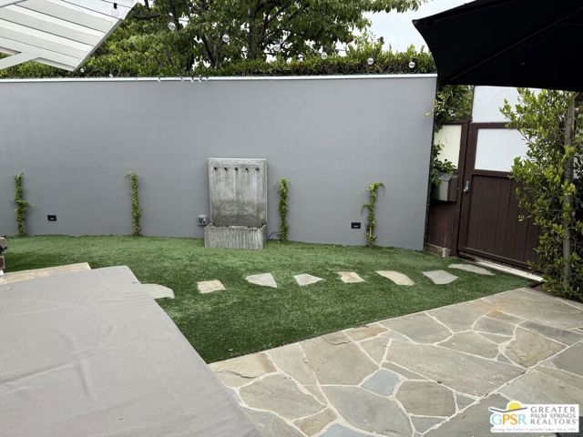 2030 Ocean Park Boulevard, Santa Monica CA: https://media.crmls.org/mediaz/5de6a364-fcf6-46f9-a6e1-529bb66322ed.jpg