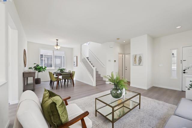 99 Elder Dr, Pacheco CA: https://media.crmls.org/mediaz/5de6b849-9508-4624-b3c0-d84cc3637186.jpg