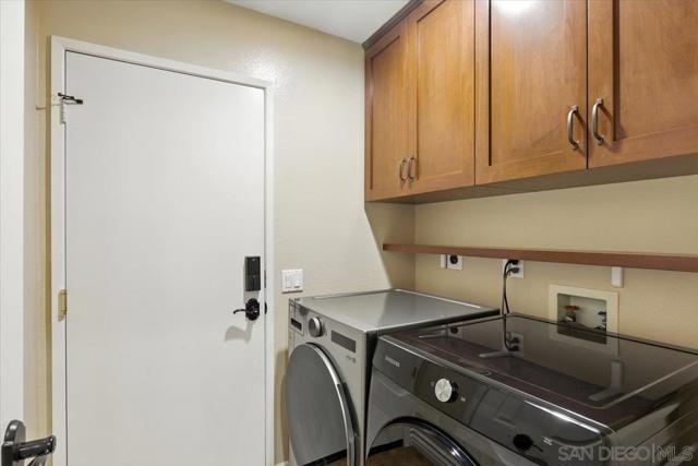 12224 Mulholland Ct, San Diego CA: https://media.crmls.org/mediaz/5de6d8a6-6920-4b92-bf4e-d93fba076808.jpg