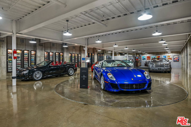 10472 Revuelta Way, Los Angeles CA: https://media.crmls.org/mediaz/5de79a56-760c-457d-baa8-81af4ae7bc06.jpg