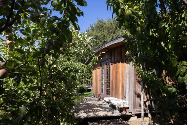 47320 Highway 1, Big Sur CA: https://media.crmls.org/mediaz/5de7e4e9-72d9-4276-8d84-4bbd50d95816.jpg