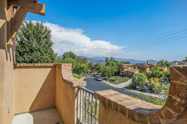 2957 Ranch Gate Rd, Chula Vista CA: https://media.crmls.org/mediaz/5de89d0c-2e30-4da4-9708-90d1ebd7bcf4.jpg