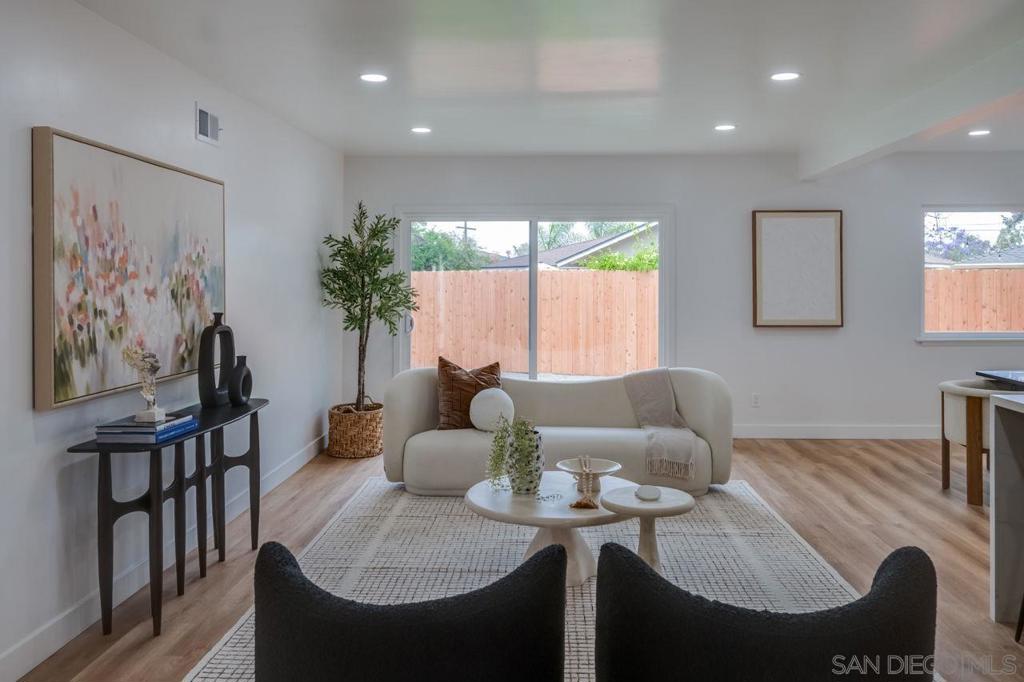 MLS #250034305SD img 5