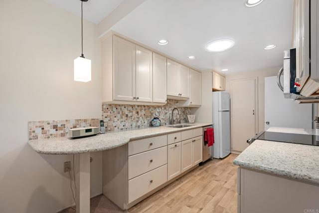 Detail Gallery Image 14 of 38 For 16684 Orilla Dr, Rancho Bernardo (San Diego),  CA 92028 - 2 Beds | 2 Baths