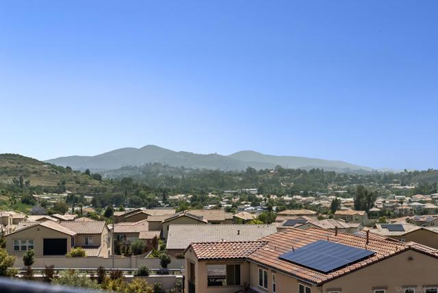 1409 Apex Place, Escondido CA: https://media.crmls.org/mediaz/5de992f7-c5f9-493c-b32a-b015636d33e5.jpg
